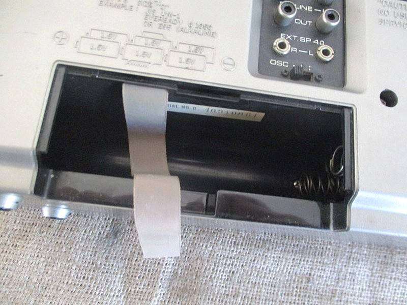 Vintage Aiwa Model TPR-930 Stereo 4 Band Portable Cassette  Radio Recorder Player