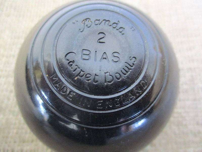 Nice Vintage Banda Mini Carpet Bowls Set In Original Packaging                  Made In England