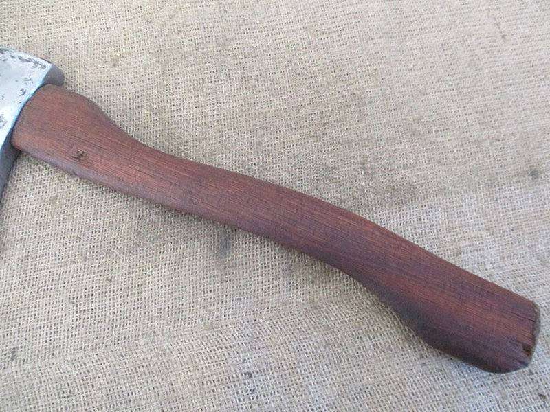 Beautiful Vintage 2lb Axe