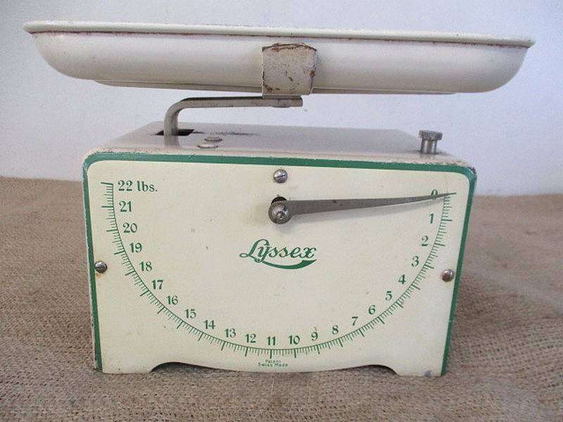 Beautiful Vintage Metal Lyssex 22lb Kitchen Scale             Swiss Made