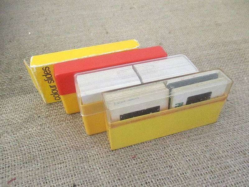 Vintage Halinamat 300 Slide Projector With An Attached Carousel And A Number Of Slides