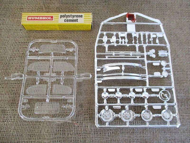 Build "The Bug"...Vintage Revell 1/25 Scale VW 3 In 1 Kit            1968           MIB