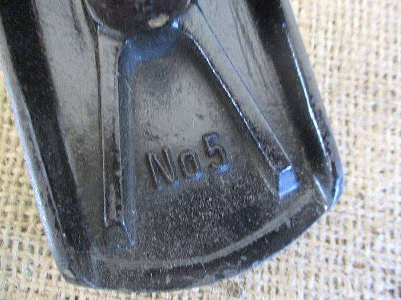 A Real True Hero.......This Excellent Neat Vintage Stanley Bailey No 5 Hand Plane       England