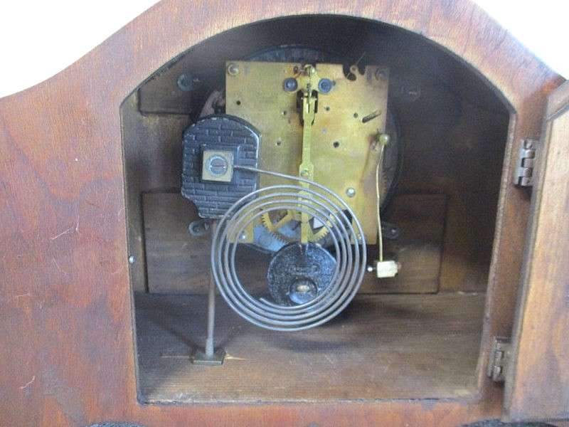 For An Easy Restoration Project..... This Beautiful Vintage Enfield Mantle Clock         England