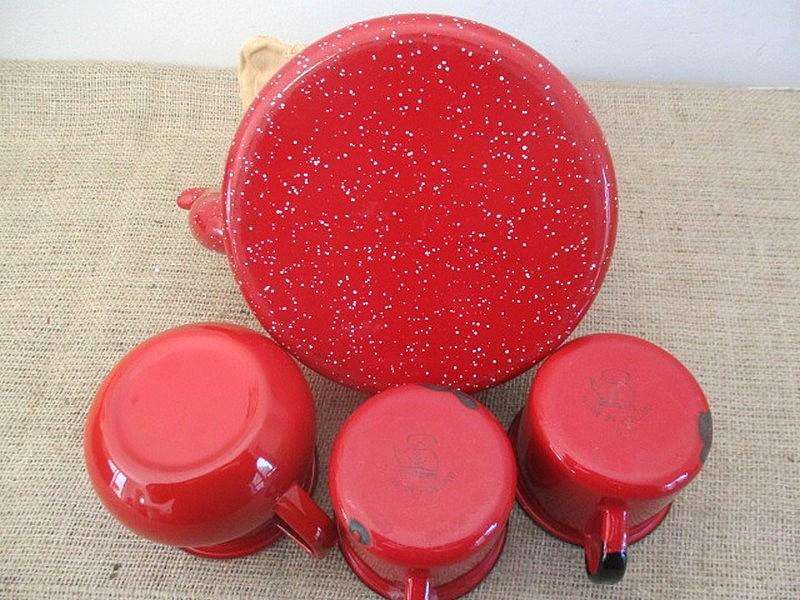 Great Stuff.....This Vintage Speckled Enamel Coffee Kettle With Coffee Bag, Milk Jar And 2x Mugs