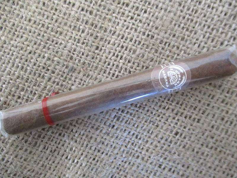 Vintage Hofnar Bolide, Karel 1 Standaard, 2 Serengeti Empty Cigar Boxes And 1x Upmann Cigar & Cutter