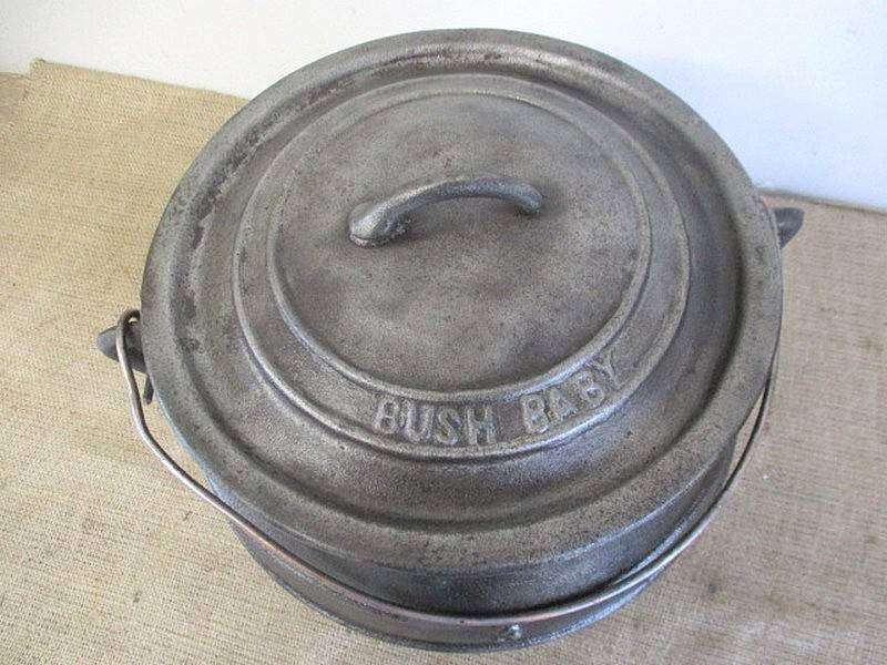Magnificent And Robust Sizable Vintage Bush Baby #3 Three Legged Solid Cast Iron Potjie Pot
