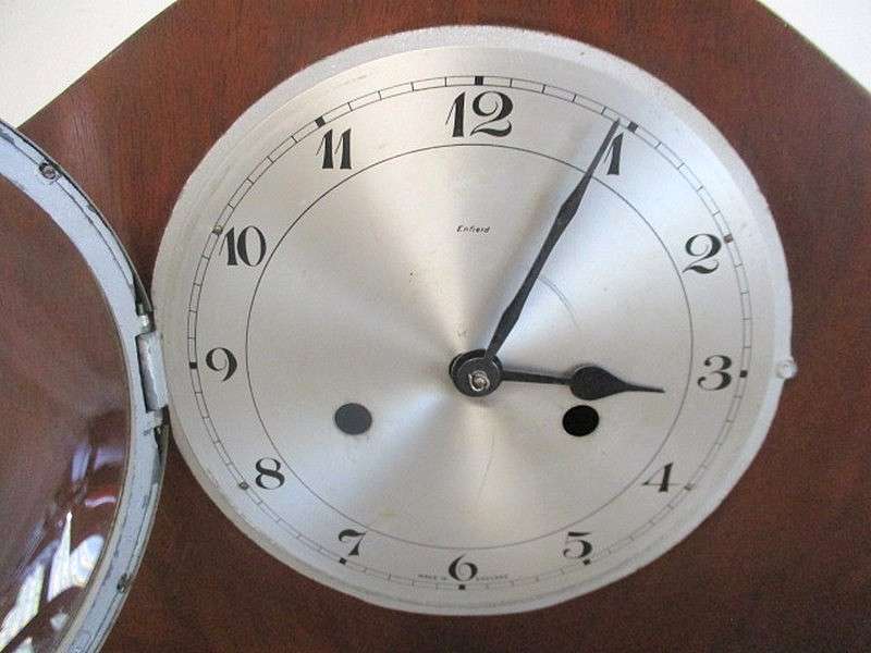 For An Easy Restoration Project..... This Beautiful Vintage Enfield Mantle Clock         England
