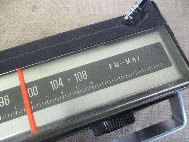 Vintage Naional Panasonic Model RF-632 Portable Transistor Radio      Late 1950's - Early 1960"s