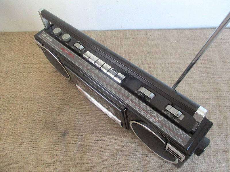An Outstanding Vintage National FM25 Portable Stereo Radio  Cassette  Recorder     MIB        1980's