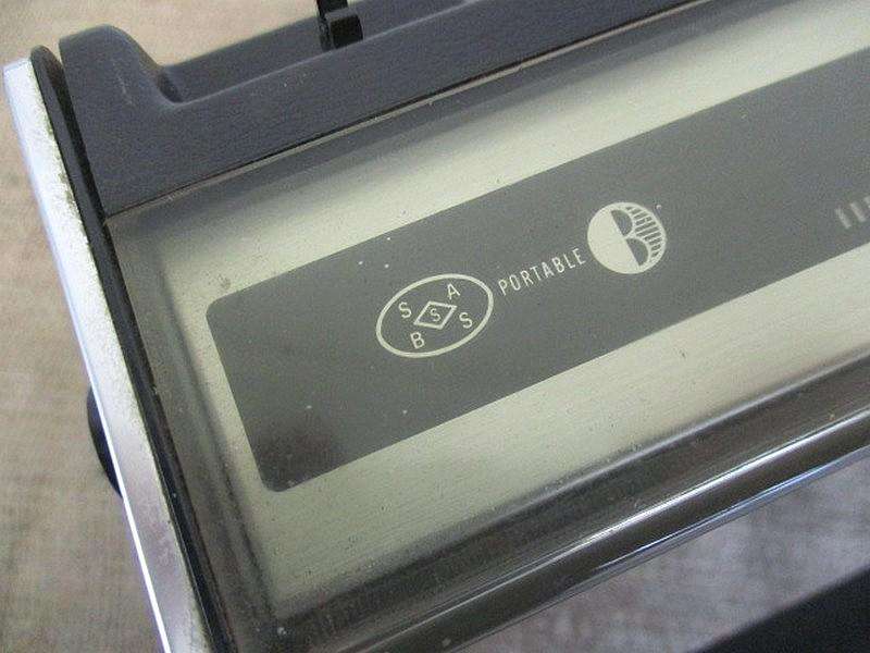 Vintage Naional Panasonic Model RF-632 Portable Transistor Radio      Late 1950's - Early 1960"s