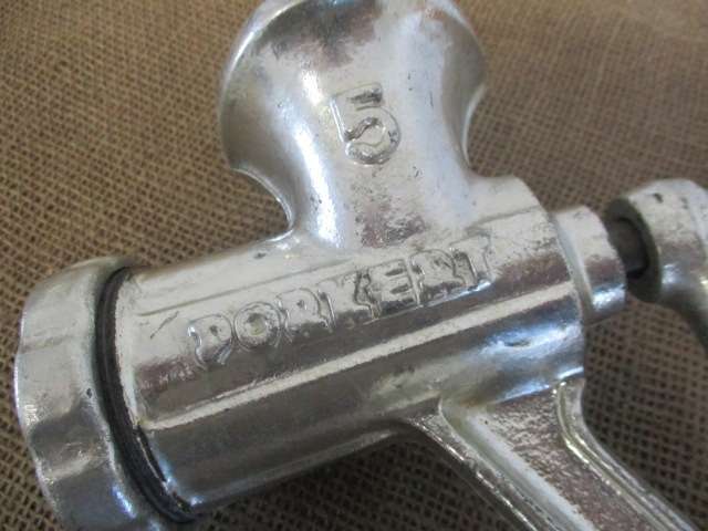 Neat And Complete Vintag Pokert No 5 Cast Iron Meat Mincer      Made In  Czech Republic       MIB