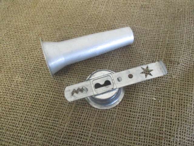 Neat And Complete Vintag Pokert No 5 Cast Iron Meat Mincer      Made In  Czech Republic       MIB