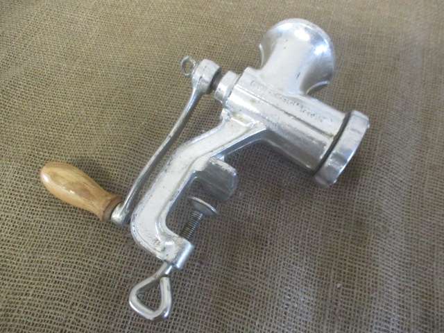 Neat And Complete Vintag Pokert No 5 Cast Iron Meat Mincer      Made In  Czech Republic       MIB