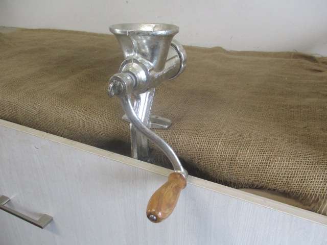 Neat And Complete Vintag Pokert No 5 Cast Iron Meat Mincer      Made In  Czech Republic       MIB