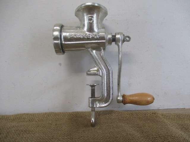 Neat And Complete Vintag Pokert No 5 Cast Iron Meat Mincer      Made In  Czech Republic       MIB