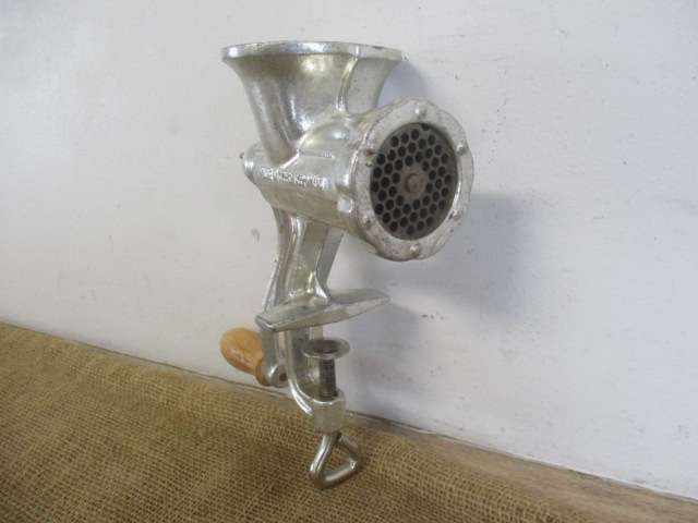 Neat And Complete Vintag Pokert No 5 Cast Iron Meat Mincer      Made In  Czech Republic       MIB