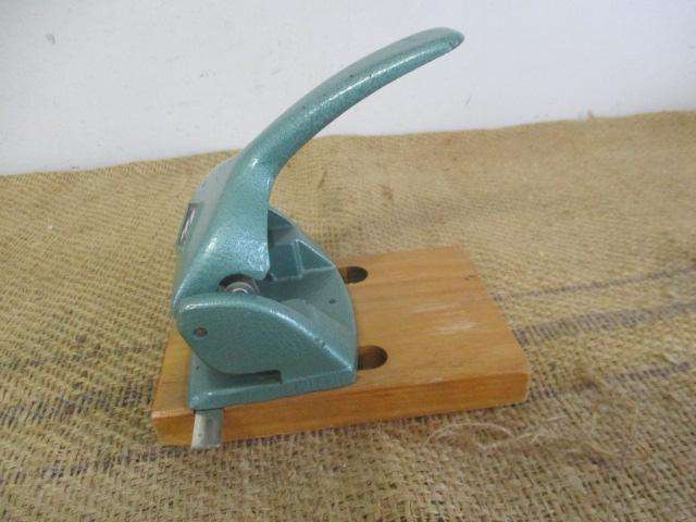 Beautiful Vintage Heavy Duty The Uno Jnr Two Hole Cast Iron Paper Punch
