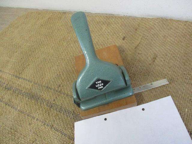 Beautiful Vintage Heavy Duty The Uno Jnr Two Hole Cast Iron Paper Punch
