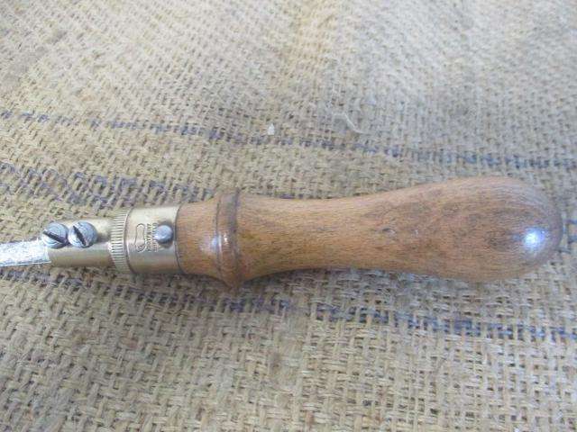 Lovely Vintage Footprint Keyhole Saw                England