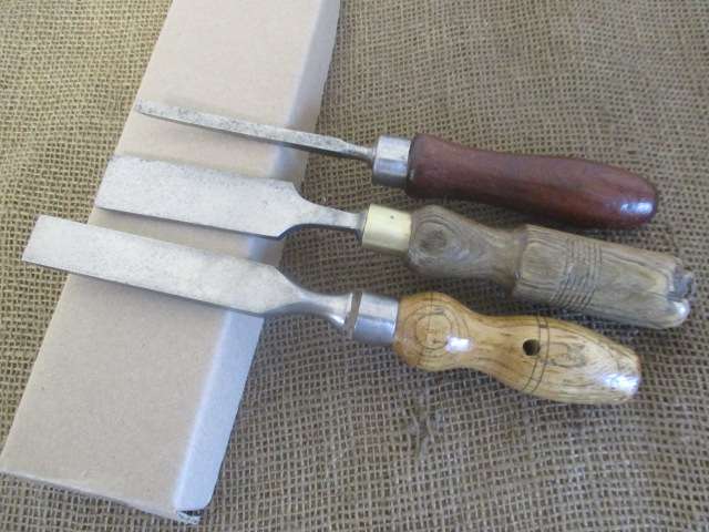 Two Vintage 1" & 3/4" Carpenter Woodworking Chisels Plus 1/4" Free