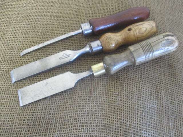 Two Vintage 1" & 3/4" Carpenter Woodworking Chisels Plus 1/4" Free