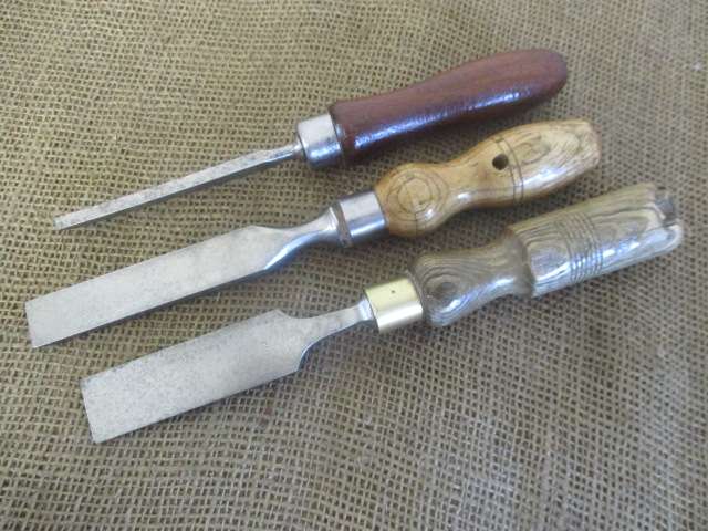 Two Vintage 1" & 3/4" Carpenter Woodworking Chisels Plus 1/4" Free