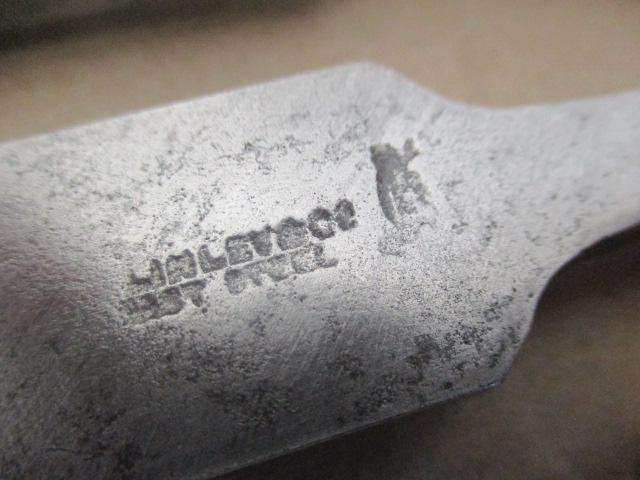 Nice Set Of Three Vintage High Quality Carpenter Woodworking Chisels   7/8" - 5/8" - 1/2"