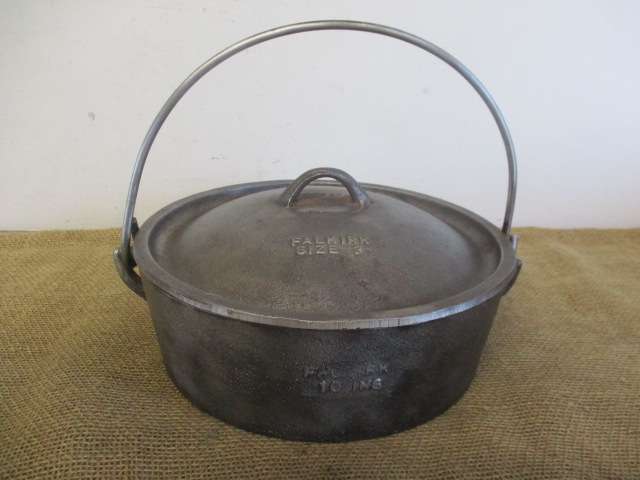 Great For That Potbrood.....This Vintage Falkirk No 3 Cast Iron Flat Bottom Pot