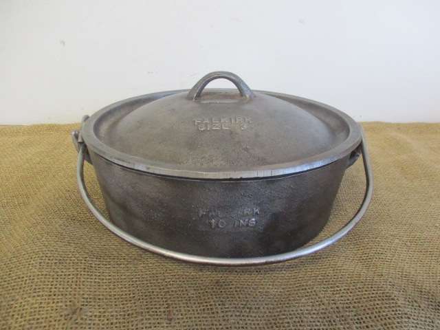 Great For That Potbrood.....This Vintage Falkirk No 3 Cast Iron Flat Bottom Pot