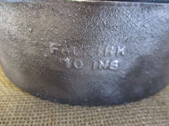 Great For That Potbrood.....This Vintage Falkirk No 3 Cast Iron Flat Bottom Pot