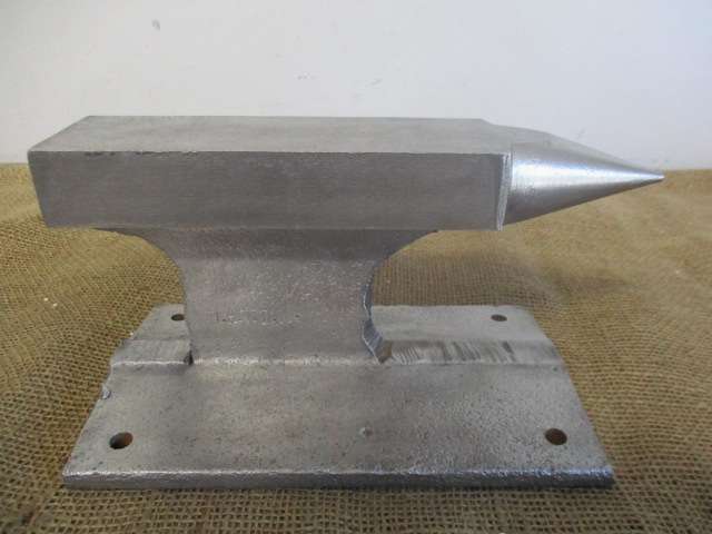 Don't Let This One Slips Your Hand........Magnificent Railway Line Heavy Duty Anvil