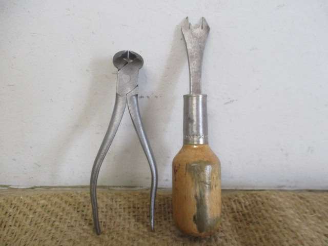 Are You Having Trouble Removing Staples....Here Is The Answer.....Staple Remover