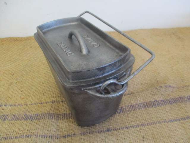 Neat Cadac Cast Iron Bread Pot