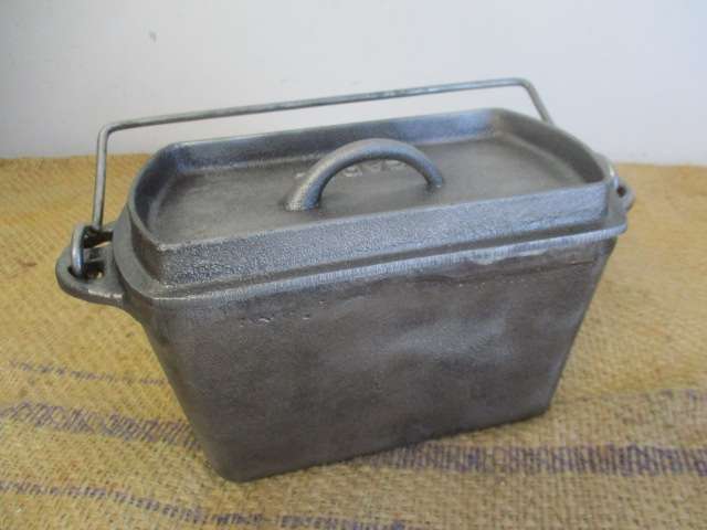Neat Cadac Cast Iron Bread Pot