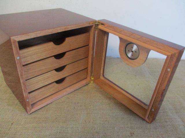 Beautiful Sikarlan Cigar Humidor Case Only.