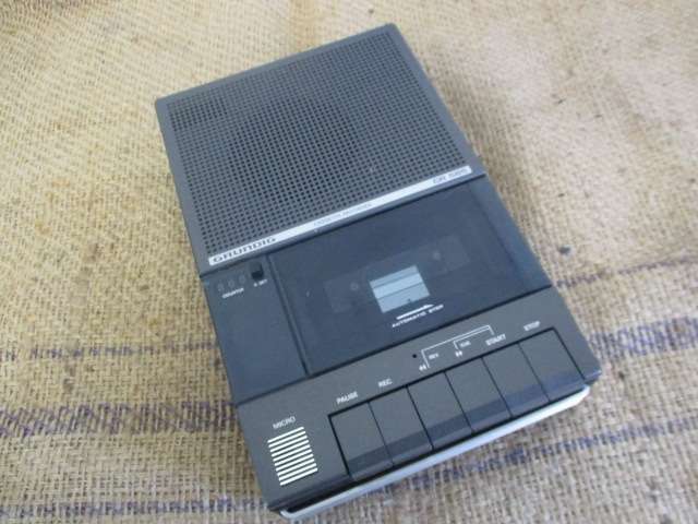 Neat Vintage Grundig CR 585 Casette Recorder