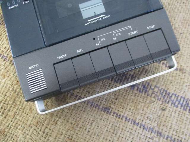 Neat Vintage Grundig CR 585 Casette Recorder