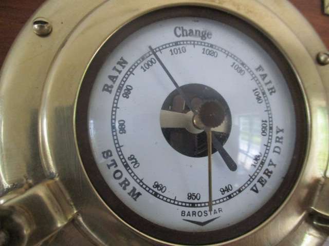 Lovely Vintage Barostar Brass Mini Porthole Weather Station On Wall Mount Wooden Base