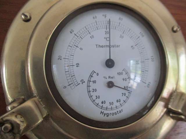 Lovely Vintage Barostar Brass Mini Porthole Weather Station On Wall Mount Wooden Base