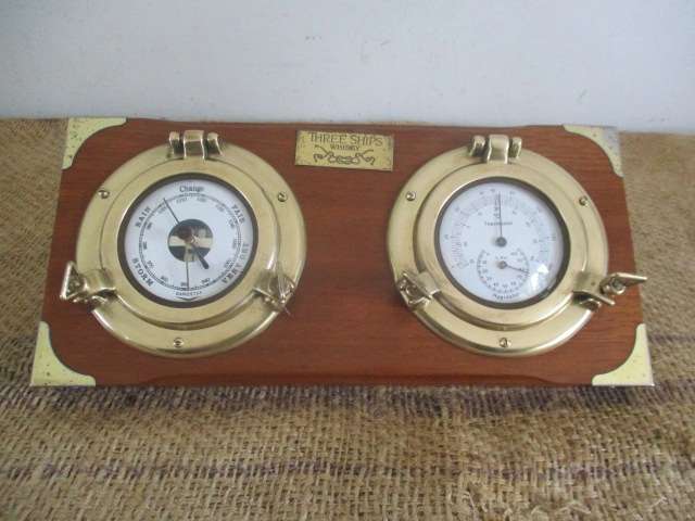 Lovely Vintage Barostar Brass Mini Porthole Weather Station On Wall Mount Wooden Base