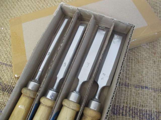 Nice Set Of Four Carpenter Woodworking Bevel Edge Chisels - 25mm - 20mm - 12mm - 6mm