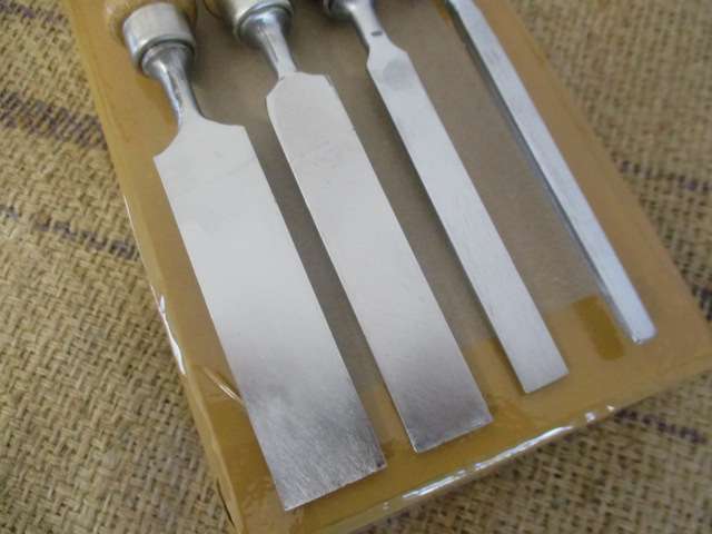 Nice Set Of Four Carpenter Woodworking Bevel Edge Chisels - 25mm - 20mm - 12mm - 6mm
