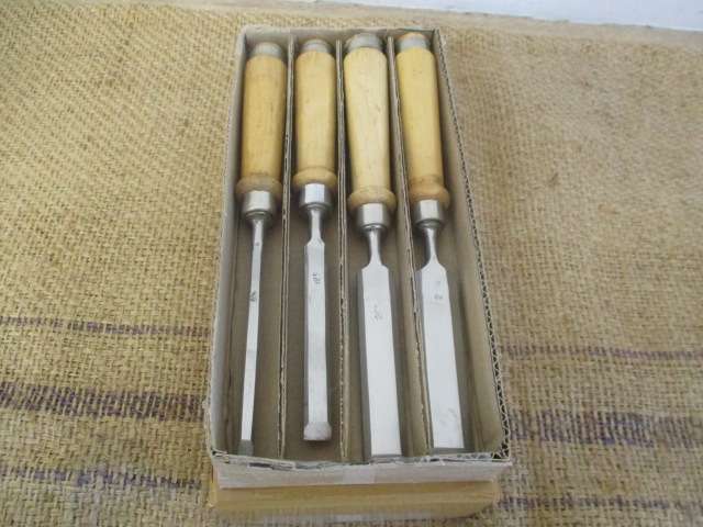 Nice Set Of Four Carpenter Woodworking Bevel Edge Chisels - 25mm - 20mm - 12mm - 6mm