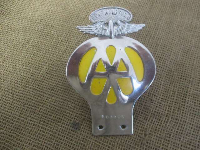 Vintage AA SouthAfrica/Suid Afrika No B 03095 Car Badge           Issued Approx Between 1930 - 1945