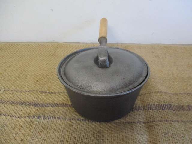 Beautiful Vintage Taiwan 20T Cast Iron Lidded Sauce Pan