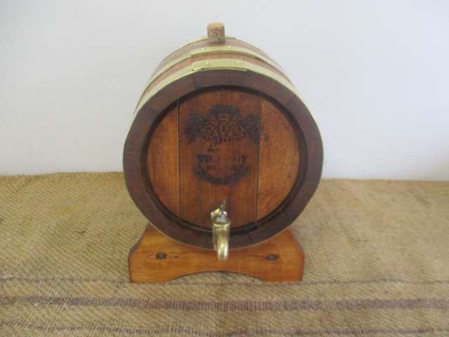 The Real McCoy !!!  Very Neat And Sturdy Large Vintage Oak Wine Barrel
