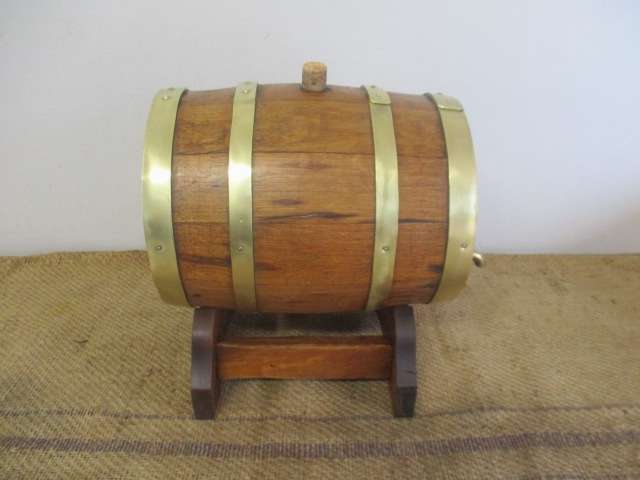 The Real McCoy !!!  Very Neat And Sturdy Large Vintage Oak Wine Barrel