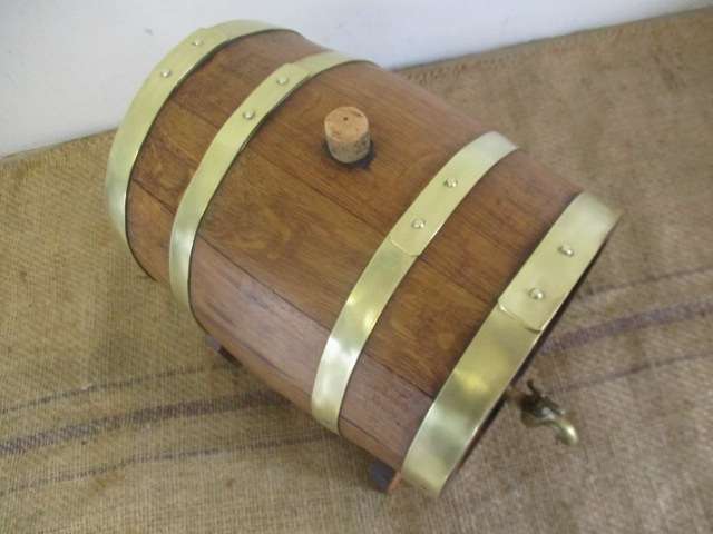 The Real McCoy !!!  Very Neat And Sturdy Large Vintage Oak Wine Barrel