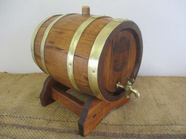 The Real McCoy !!!  Very Neat And Sturdy Large Vintage Oak Wine Barrel